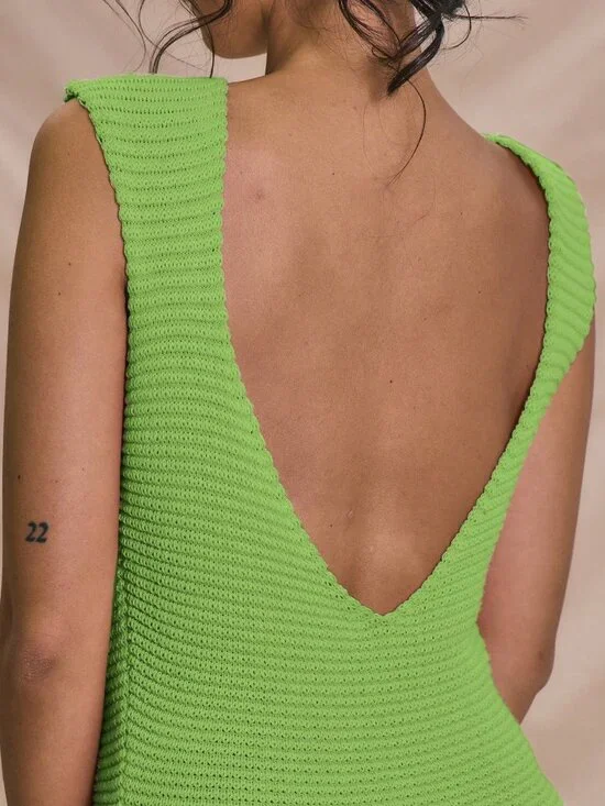 Green Elegant Sleeveless Ribbed Women's Maxi Dress with Frayed Hem - Picture 5 of 6